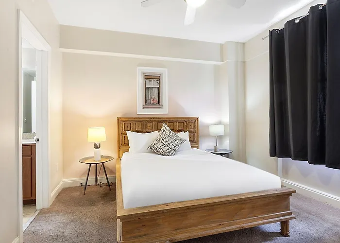 Spacious Modern Condos Near French Quarter