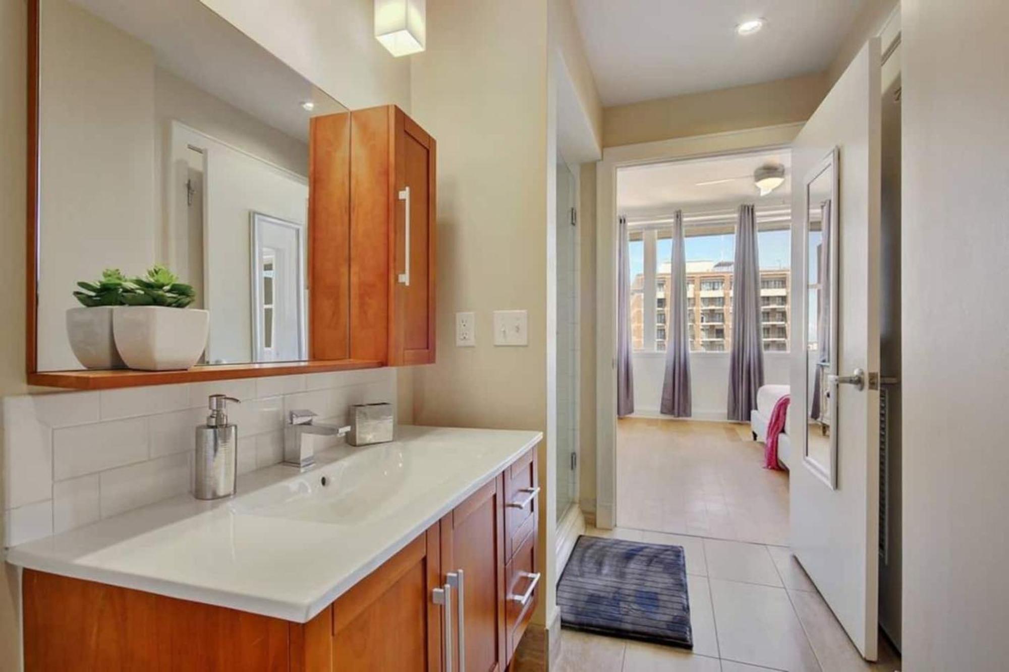 Apartment Spacious Modern Near French Quarter *